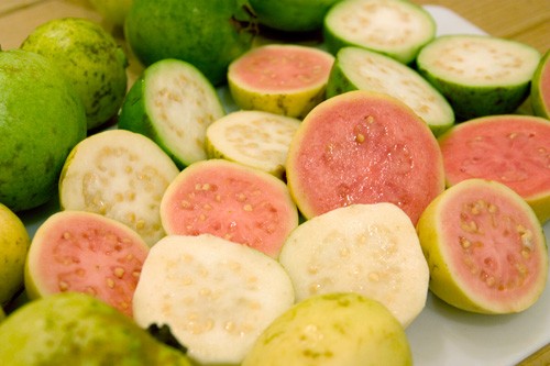 Goiaba fruta: 40 benefícios, informação nutricional e malefícios
