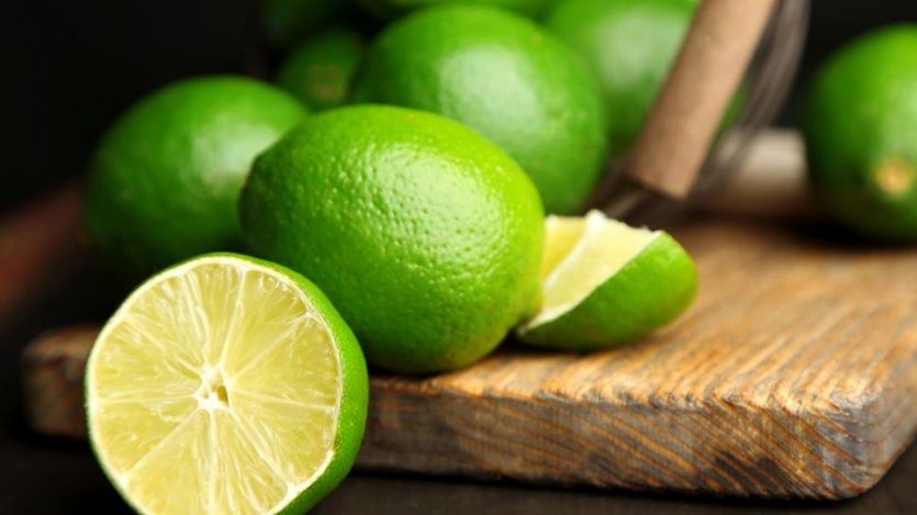 Limão fruta: 40 benefícios, informação nutricional e malefícios