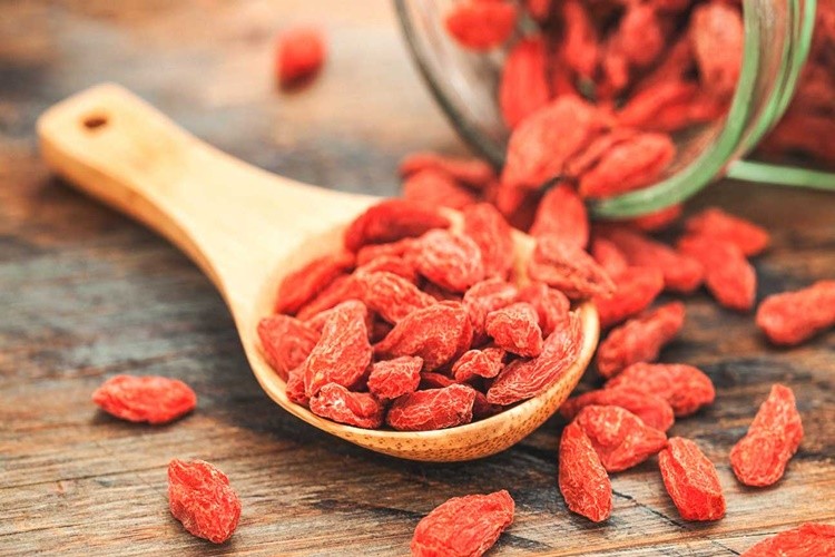 Chá de Goji Berry serve para quê? Veja benefícios e como fazer