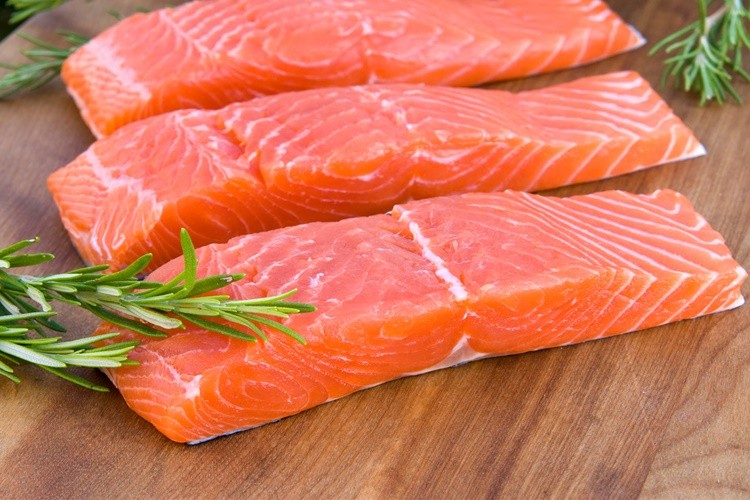 Salmão: 30 benefícios, informação nutricional e malefícios