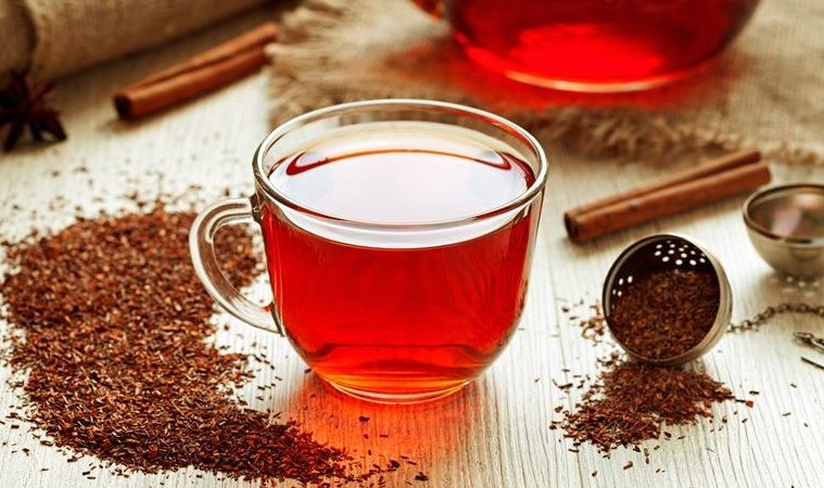 Chá Vermelho serve para quê? Veja benefícios e como fazer