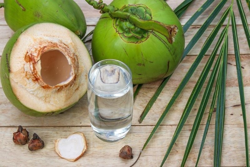 Água de Coco: 40 benefícios, informação nutricional e malefícios