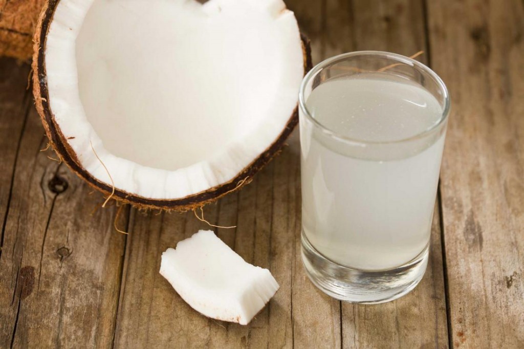 Água de Coco: 40 benefícios, informação nutricional e malefícios