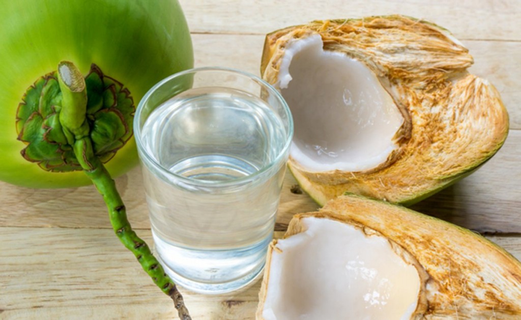 Água de Coco: 40 benefícios, informação nutricional e malefícios