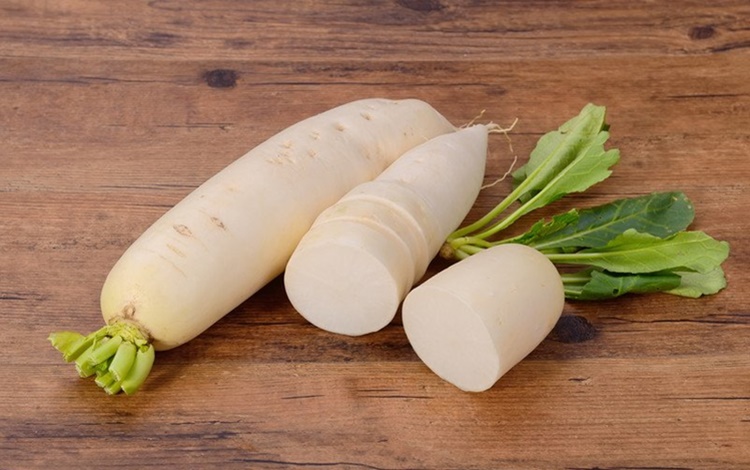 Rabanete Daikon: 20 benefícios, informação nutricional e malefícios