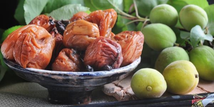 suco de umeboshi