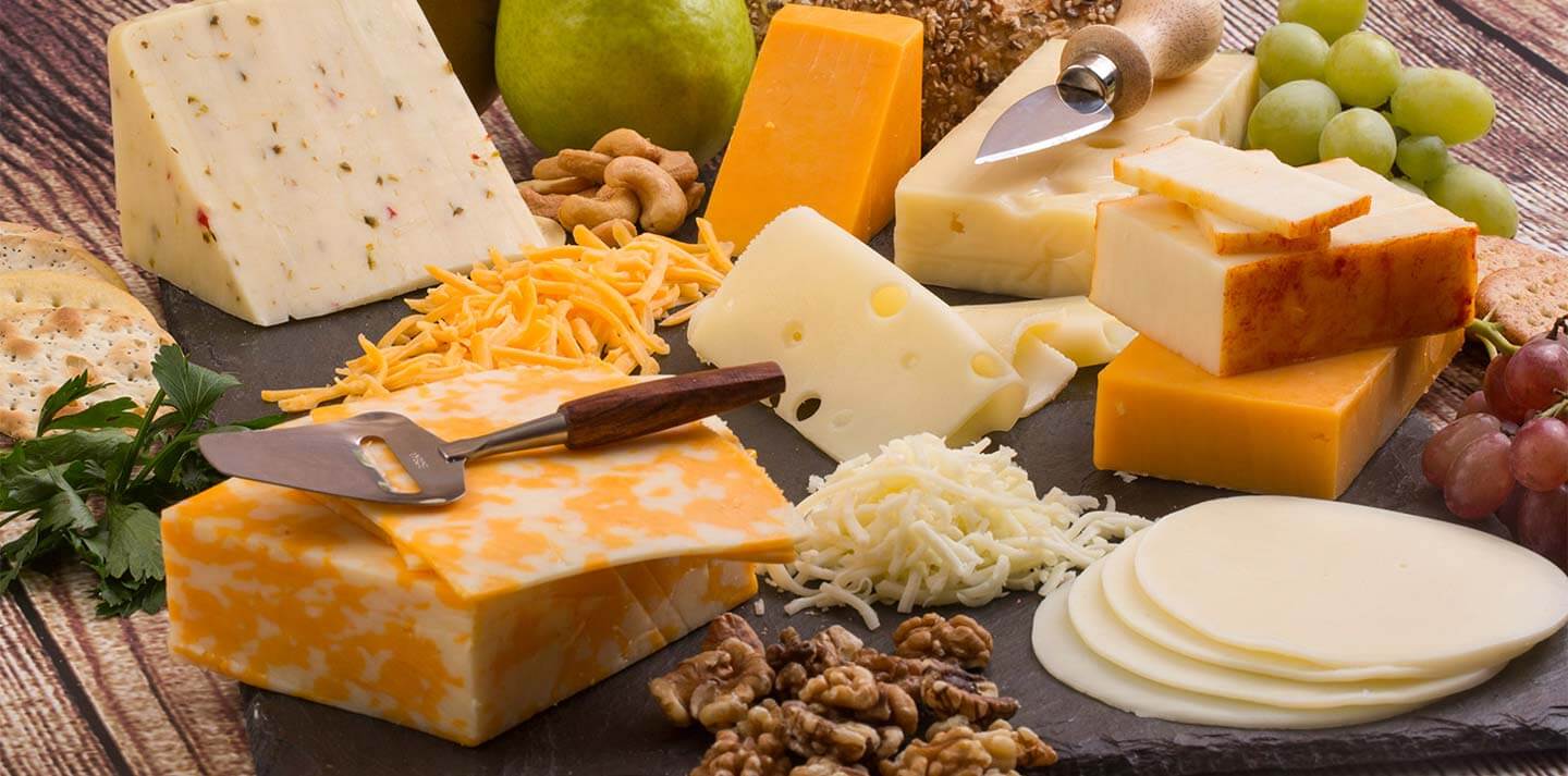 Queijo: 7 Benefícios, Informação nutricional, e malefícios